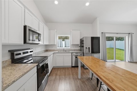 Villa ou maison à louer à Astatula, Floride: 3 chambres, 112.6 m2 № 2435119 - photo 12