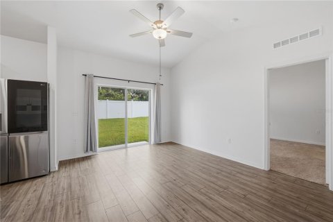 Villa ou maison à louer à Astatula, Floride: 3 chambres, 112.6 m2 № 2435119 - photo 8