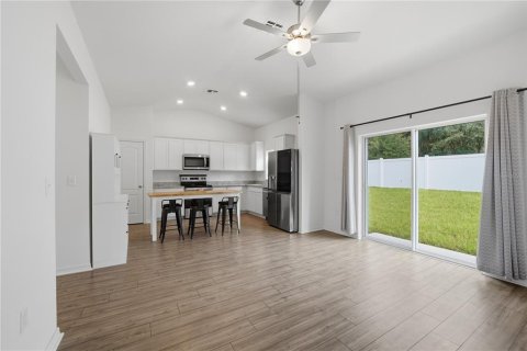 Villa ou maison à louer à Astatula, Floride: 3 chambres, 112.6 m2 № 2435119 - photo 9