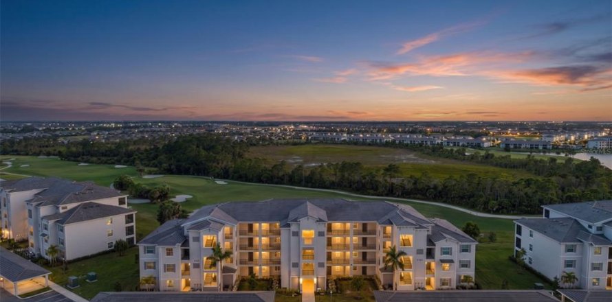 Condominio en Venice, Florida, 2 dormitorios  № 2430897