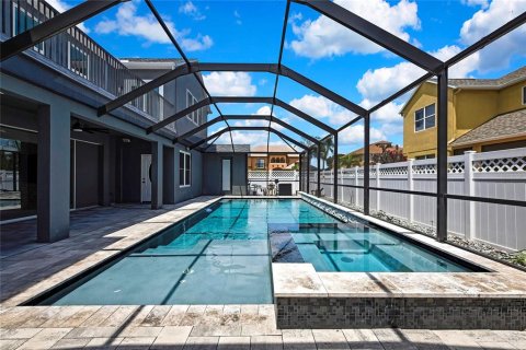 Casa en venta en Wesley Chapel, Florida, 7 dormitorios, 399.67 m2 № 1805227 - foto 2