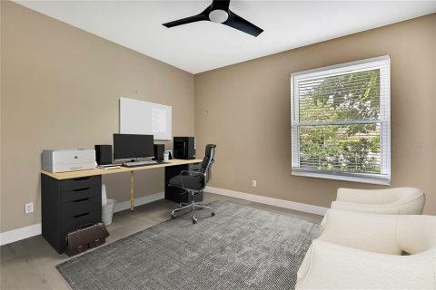Casa en venta en Wesley Chapel, Florida, 7 dormitorios, 399.67 m2 № 1805227 - foto 19