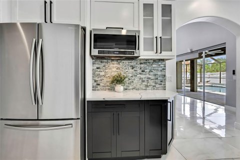 Casa en venta en Wesley Chapel, Florida, 7 dormitorios, 399.67 m2 № 1805227 - foto 16