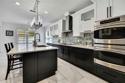 Casa en venta en Wesley Chapel, Florida, 7 dormitorios, 399.67 m2 № 1805227 - foto 15