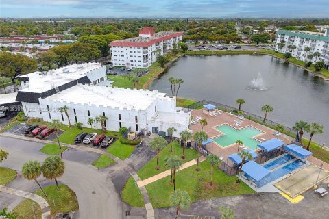 Copropriété à vendre à Lauderhill, Floride: 2 chambres, 110.09 m2 № 2048675 - photo 24