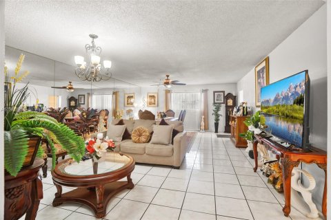 Copropriété à vendre à Lauderhill, Floride: 2 chambres, 110.09 m2 № 2048675 - photo 25