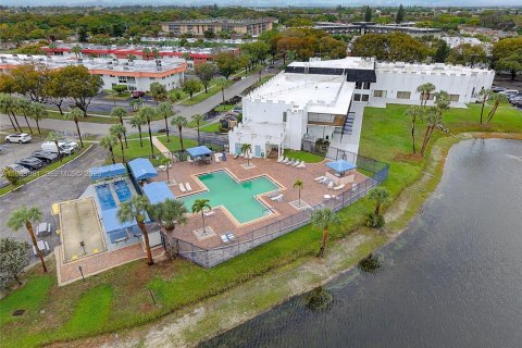 Copropriété à vendre à Lauderhill, Floride: 2 chambres, 110.09 m2 № 2048675 - photo 23