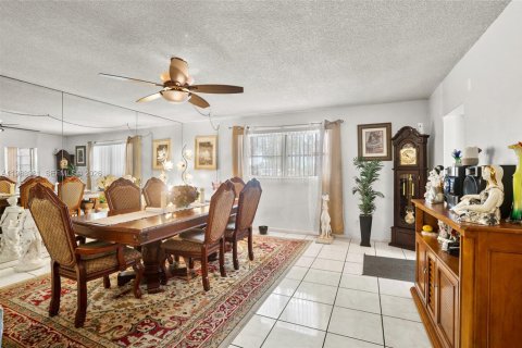 Copropriété à vendre à Lauderhill, Floride: 2 chambres, 110.09 m2 № 2048675 - photo 8