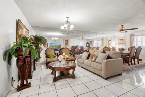 Copropriété à vendre à Lauderhill, Floride: 2 chambres, 110.09 m2 № 2048675 - photo 10