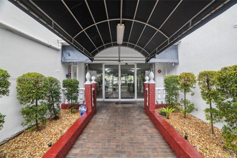 Condo à Lauderhill, Floride, 2 chambres  № 2048675