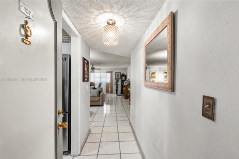 Copropriété à vendre à Lauderhill, Floride: 2 chambres, 110.09 m2 № 2048675 - photo 3
