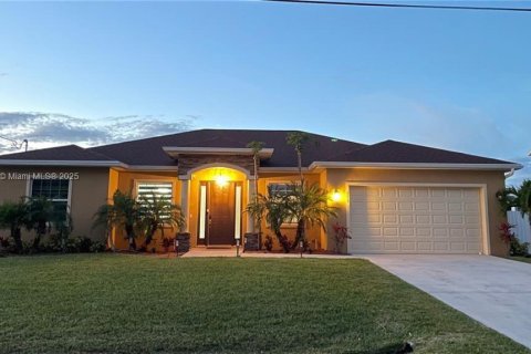 Villa ou maison à vendre à Port St. Lucie, Floride: 5 chambres, 198.35 m2 № 1893513 - photo 1
