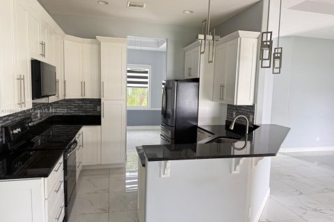 Villa ou maison à vendre à Port St. Lucie, Floride: 5 chambres, 198.35 m2 № 1893513 - photo 5