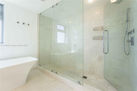 Condominio en venta en North Miami Beach, Florida, 2 dormitorios, 154.87 m2 № 1985017 - foto 14