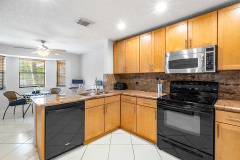 Touwnhouse à louer à Deerfield Beach, Floride: 3 chambres, 212.75 m2 № 2409557 - photo 12