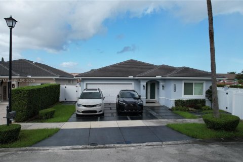 Villa ou maison à vendre à Miami Lakes, Floride: 3 chambres, 176.05 m2 № 1939259 - photo 1