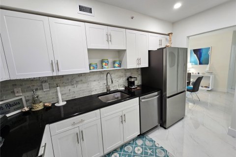 Condominio en alquiler en Hollywood, Florida, 1 dormitorio, 77.57 m2 № 2013751 - foto 8