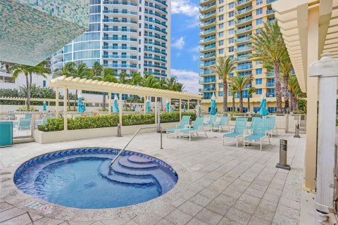 Condominio en alquiler en Hollywood, Florida, 1 dormitorio, 77.57 m2 № 2013751 - foto 30