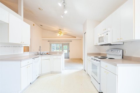 Casa en venta en Lake Wales, Florida, 3 dormitorios, 171.96 m2 № 1941725 - foto 11