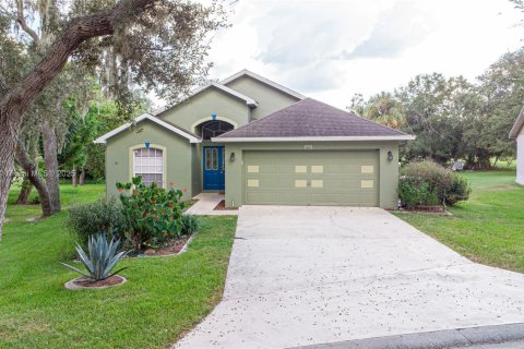 Casa en venta en Lake Wales, Florida, 3 dormitorios, 171.96 m2 № 1941725 - foto 2