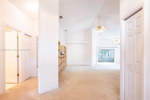 Casa en venta en Lake Wales, Florida, 3 dormitorios, 171.96 m2 № 1941725 - foto 16