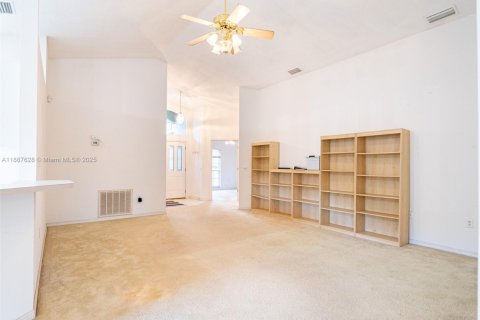 Casa en venta en Lake Wales, Florida, 3 dormitorios, 171.96 m2 № 1941725 - foto 8