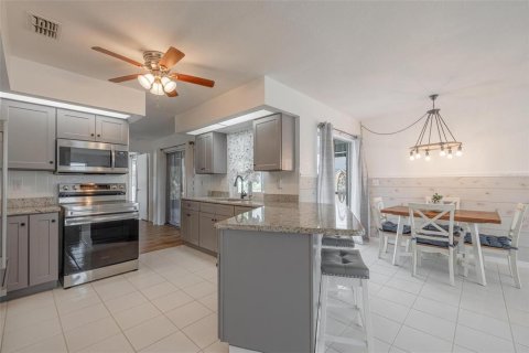 House in Port Charlotte, Florida 3 bedrooms, 150.04 sq.m. № 1717681 - photo 13