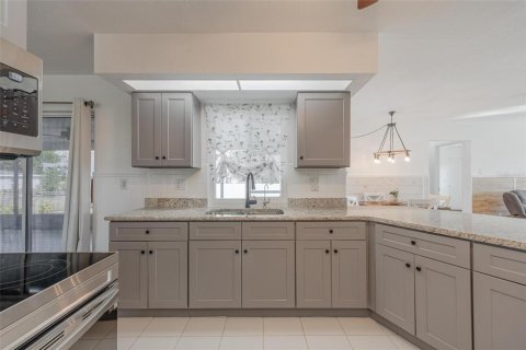 House in Port Charlotte, Florida 3 bedrooms, 150.04 sq.m. № 1717681 - photo 10