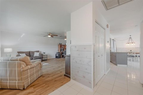 House in Port Charlotte, Florida 3 bedrooms, 150.04 sq.m. № 1717681 - photo 8