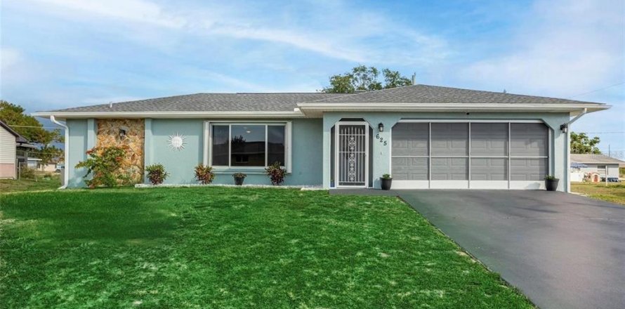 House in Port Charlotte, Florida 3 bedrooms, 150.04 sq.m. № 1717681