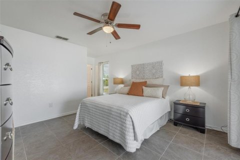House in Port Charlotte, Florida 3 bedrooms, 150.04 sq.m. № 1717681 - photo 23