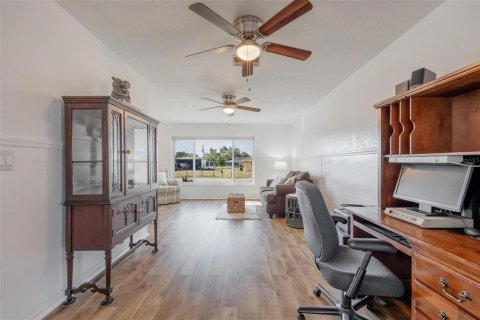 House in Port Charlotte, Florida 3 bedrooms, 150.04 sq.m. № 1717681 - photo 7