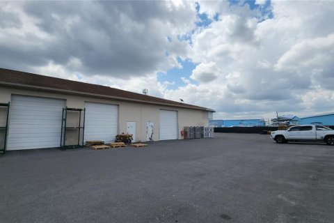 Commercial property in Port Charlotte, Florida 1312.34 sq.m. № 1757242 - photo 3