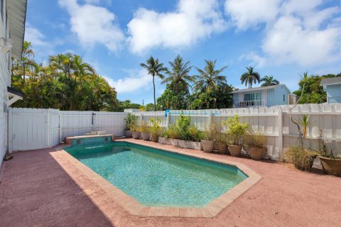 House in West Palm Beach, Florida 5 bedrooms, 226.31 sq.m. № 2366165 - photo 19