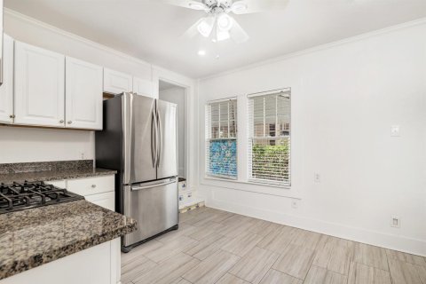 House in West Palm Beach, Florida 5 bedrooms, 226.31 sq.m. № 2366165 - photo 9