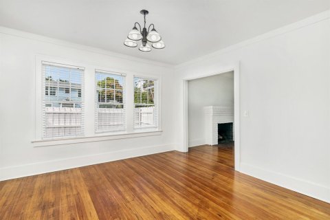House in West Palm Beach, Florida 5 bedrooms, 226.31 sq.m. № 2366165 - photo 6