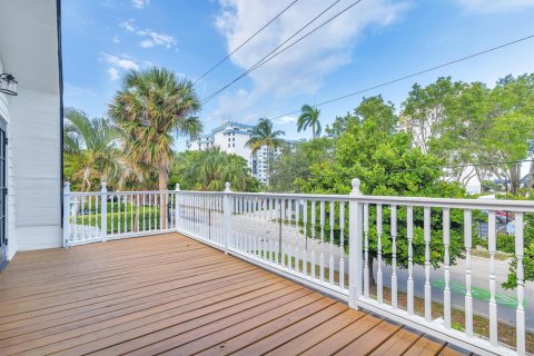 House in West Palm Beach, Florida 5 bedrooms, 226.31 sq.m. № 2366165 - photo 15