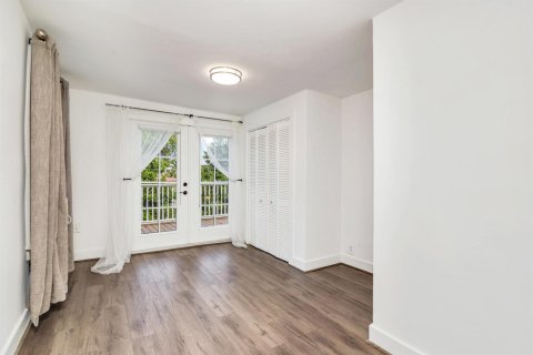 House in West Palm Beach, Florida 5 bedrooms, 226.31 sq.m. № 2366165 - photo 12