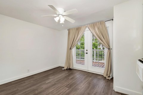 House in West Palm Beach, Florida 5 bedrooms, 226.31 sq.m. № 2366165 - photo 14
