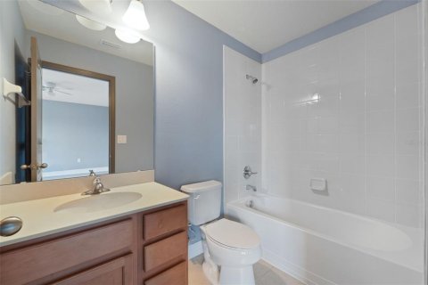 House in Tampa, Florida 5 bedrooms, 328.6 sq.m. № 1877017 - photo 25