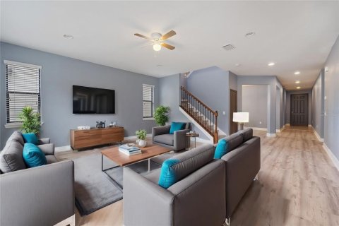 House in Tampa, Florida 5 bedrooms, 328.6 sq.m. № 1877017 - photo 18