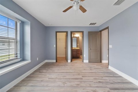 House in Tampa, Florida 5 bedrooms, 328.6 sq.m. № 1877017 - photo 24