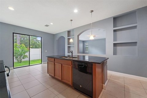 House in Tampa, Florida 5 bedrooms, 328.6 sq.m. № 1877017 - photo 13