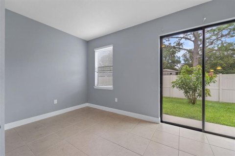 House in Tampa, Florida 5 bedrooms, 328.6 sq.m. № 1877017 - photo 20