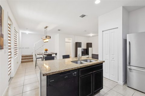 Townhouse in Homestead, Florida 4 bedrooms, 160.54 sq.m. № 1821720 - photo 7