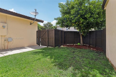 Townhouse in Homestead, Florida 4 bedrooms, 160.54 sq.m. № 1821720 - photo 27