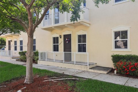 Townhouse in Homestead, Florida 4 bedrooms, 160.54 sq.m. № 1821720 - photo 3