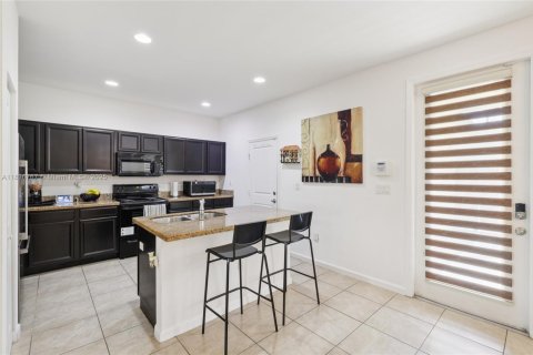 Townhouse in Homestead, Florida 4 bedrooms, 160.54 sq.m. № 1821720 - photo 6