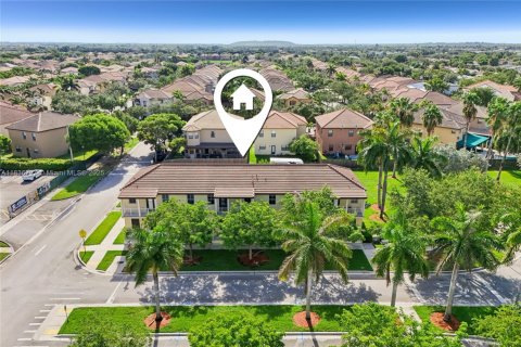 Townhouse in Homestead, Florida 4 bedrooms, 160.54 sq.m. № 1821720 - photo 1
