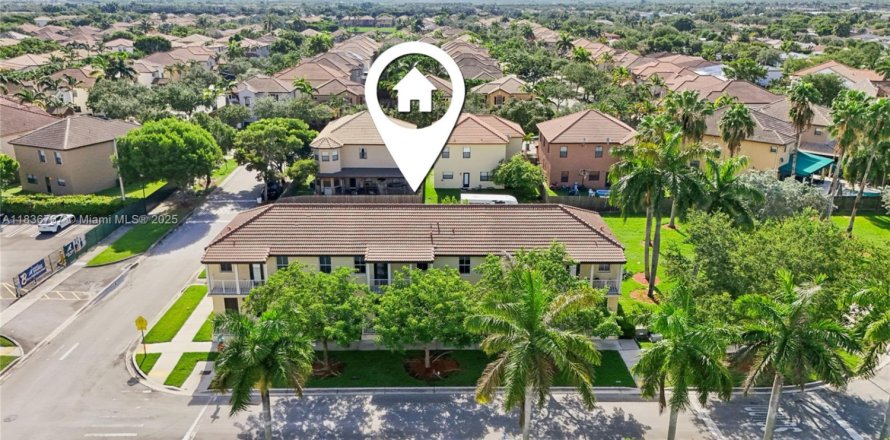Townhouse in Homestead, Florida 4 bedrooms, 160.54 sq.m. № 1821720